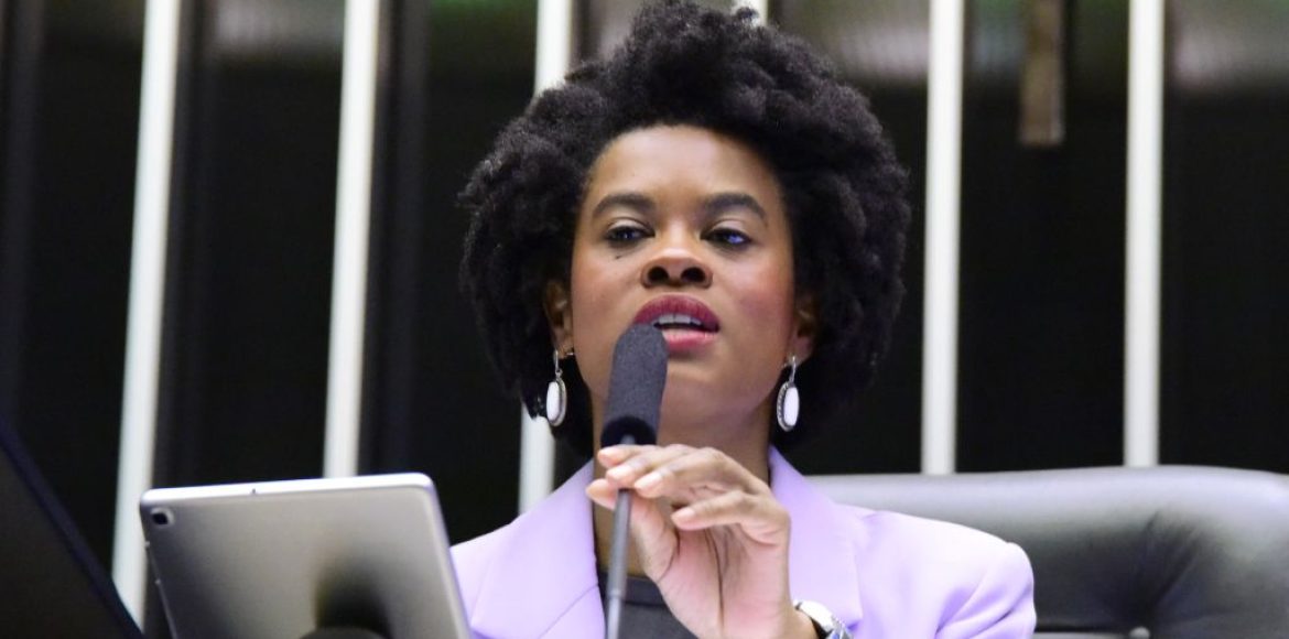 Carol Dartora presidindo sessão da Câmara dos Deputados - Foto: Cleia Viana / Câmara dos Deputados