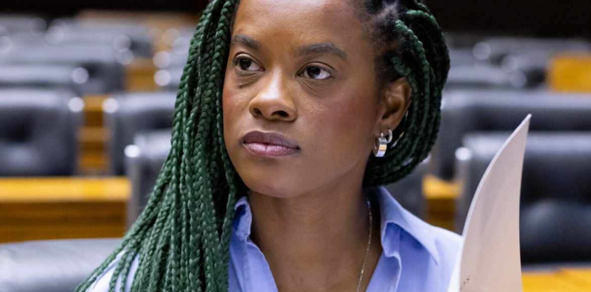 Dep. Carol Dartora-97corte