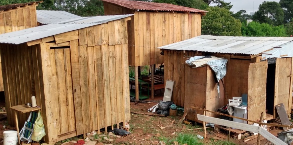 Curitiba possui mais de 40 mil famílias vivendo em ocupações irregulares - Foto: Gelinton Batista